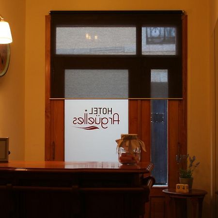 Pension Argueelles Ribadesella Buitenkant foto