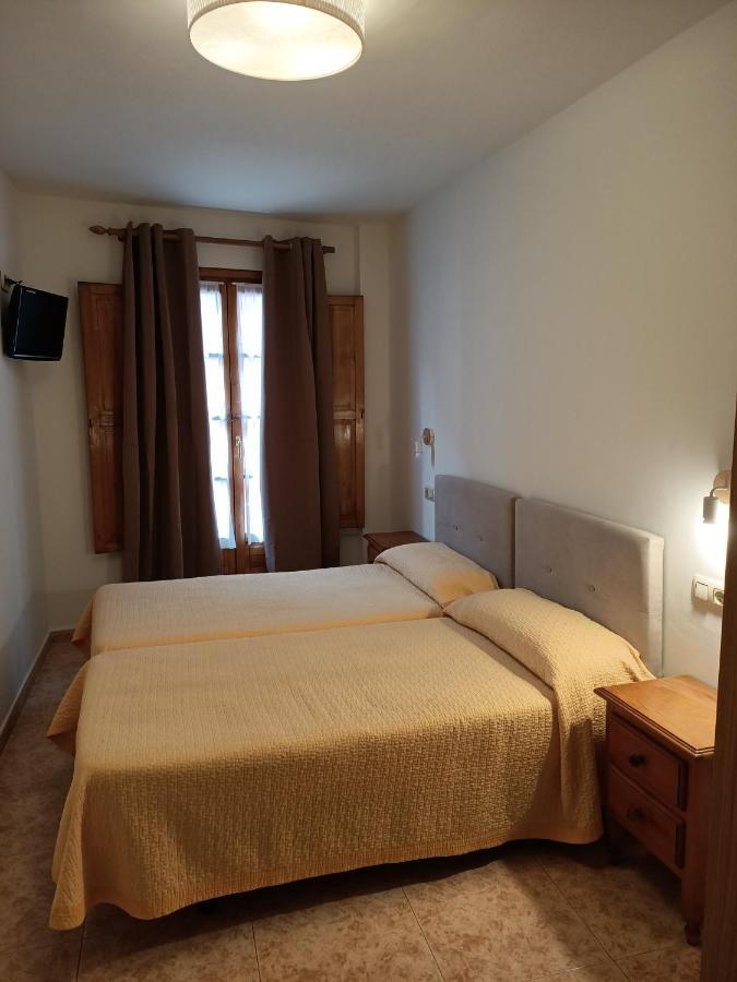 Pension Argueelles Ribadesella Buitenkant foto