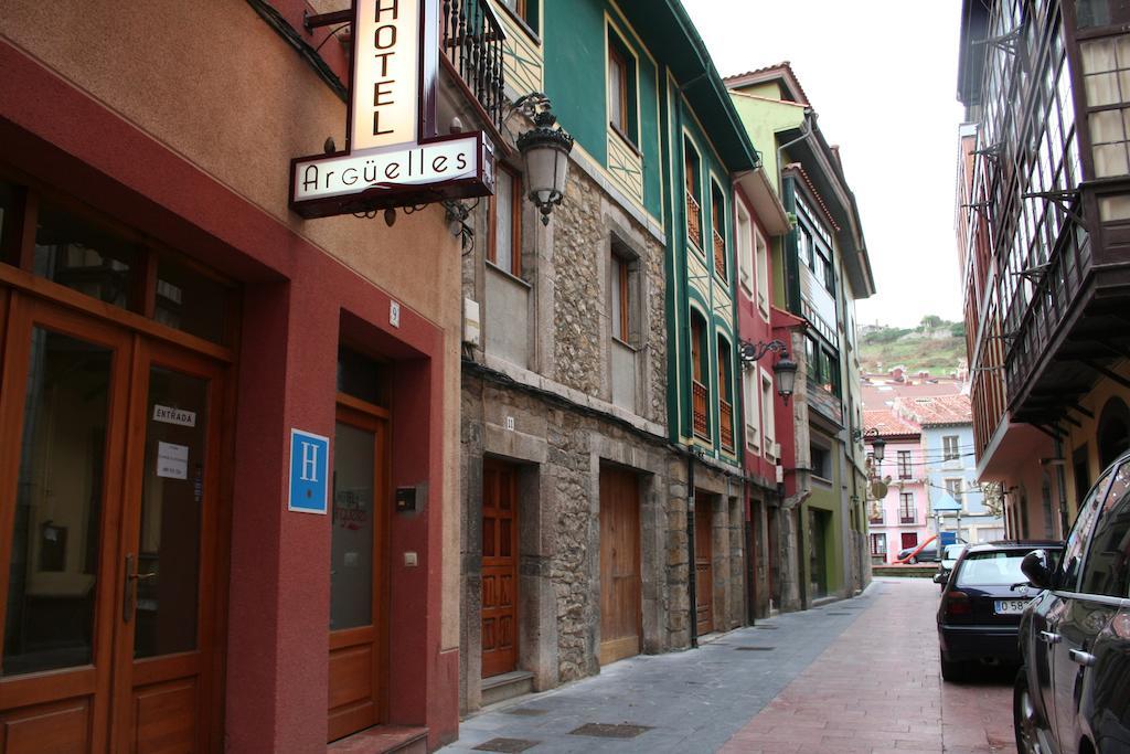 Pension Argueelles Ribadesella Buitenkant foto