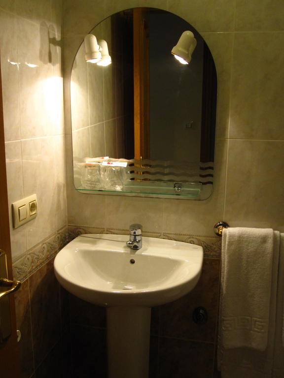 Pension Argueelles Ribadesella Kamer foto